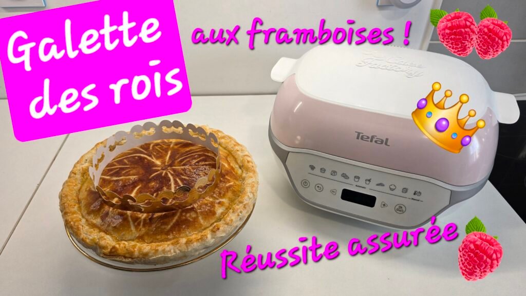 Photographie d'une Galette des Rois à la framboise réalisée facilement au Cake factory infinity de Tefal