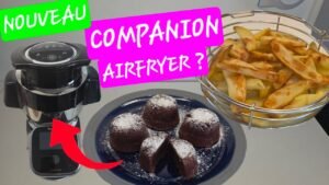 Extension AIR FRYER de Moulinex installée sur le robot cuiseur Companion, montrant le panier et le couvercle permettant une cuisson croustillante à air chaud.