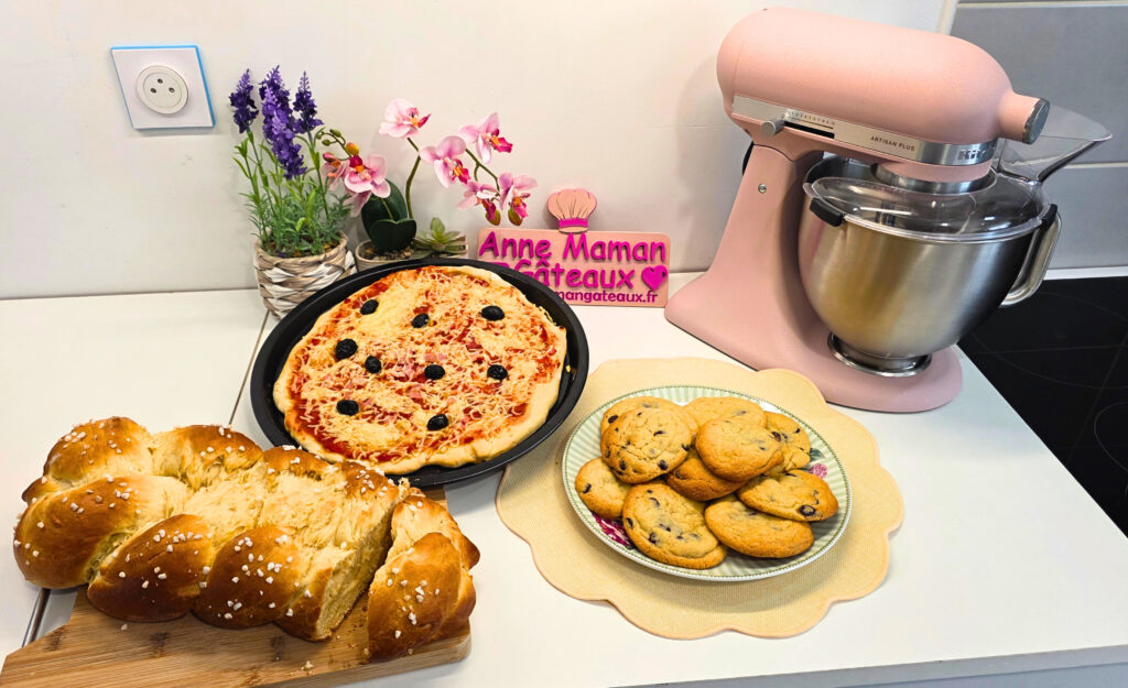3 recettes au robot pâtissier le kitchenaid artisan plus : pâte à pizza, brioche à la mie filante et cookies faciles