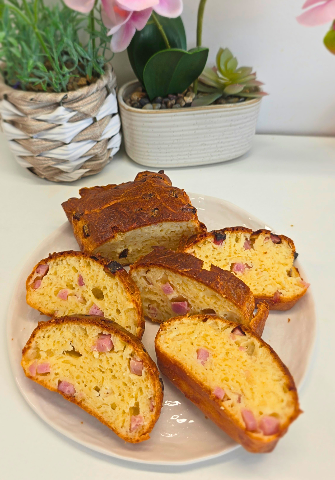 Cake de 20 cm au jambon et à l'emmental râpé préparer au cookeo infinity de Moulinex