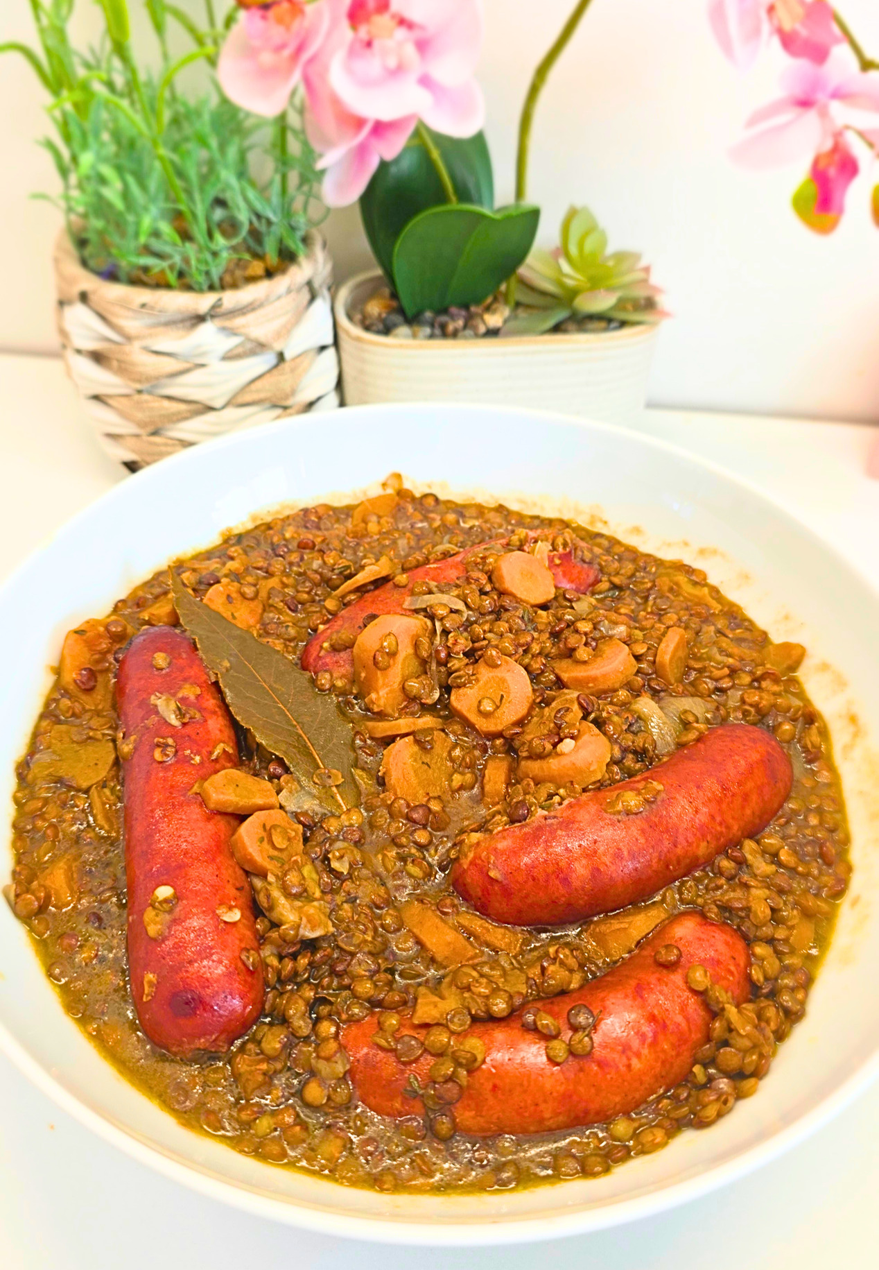 Plat de lentilles vertes avec saucisses pour 4 personnes réalisé au cookeo infinity de Moulinex